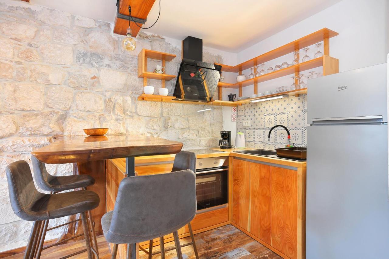 Apartments With A Parking Space Omis - 19051 Extérieur photo